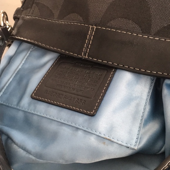 Coach/ Medium/ ZOE/ Black Signature /Jacquard/ Bag - Picture 4 of 6